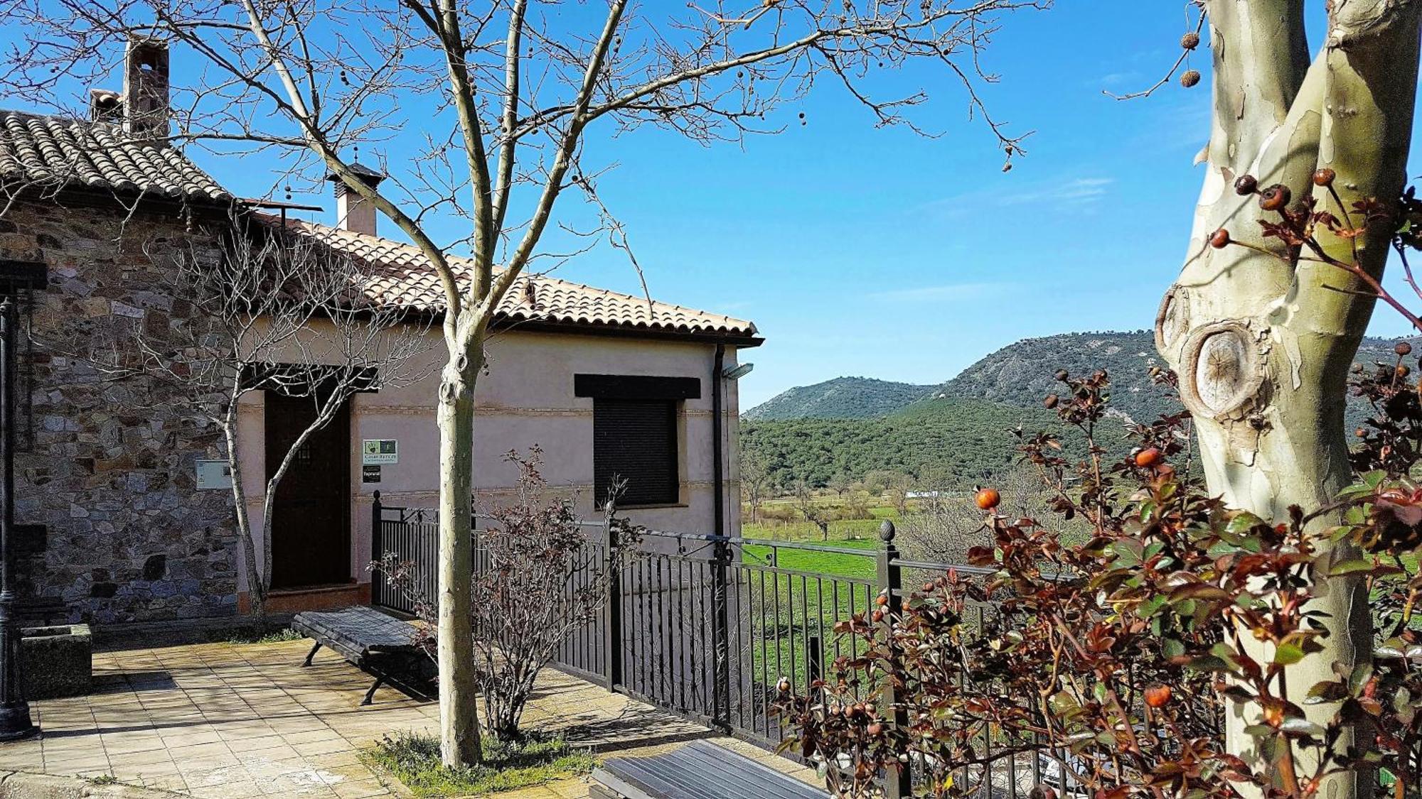 Casa de dos habitaciones con piscina privada en Cabañeros Navas de Estena Exterior foto